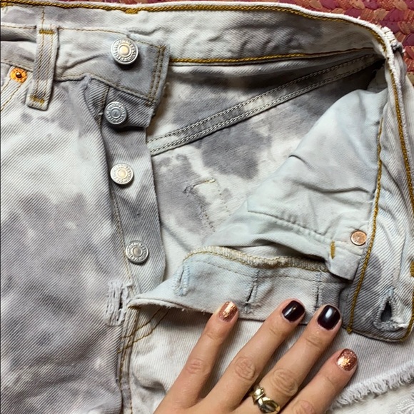 LEVIS 501 GREY TIE DYE SHORTS - Picture 4 of 4